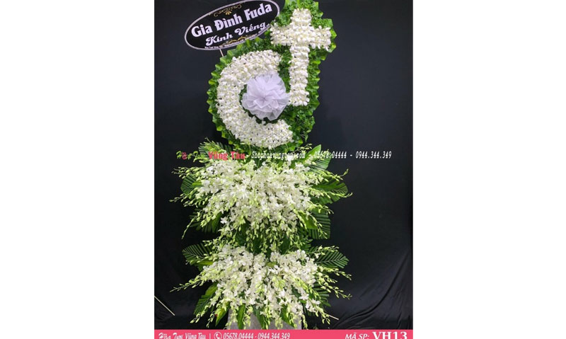 Mẫu kệ hoa viếng Công Giáo tông trắng tinh khôi 1 – 2 tầng