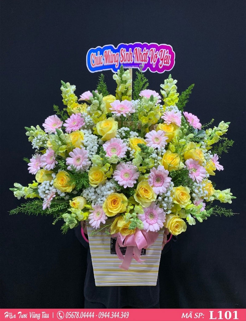 Hình ảnh giỏ hoa 20/10 đẹp, sang trọng