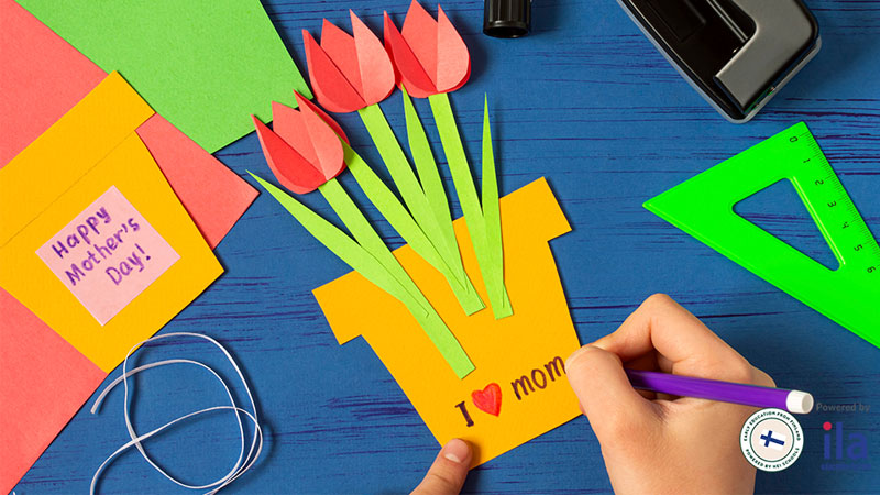 Cách làm thiệp 20/10 tặng mẹ bằng giấy màu